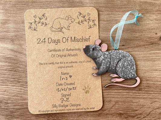 Iris - cute wooden decoration rat ornament